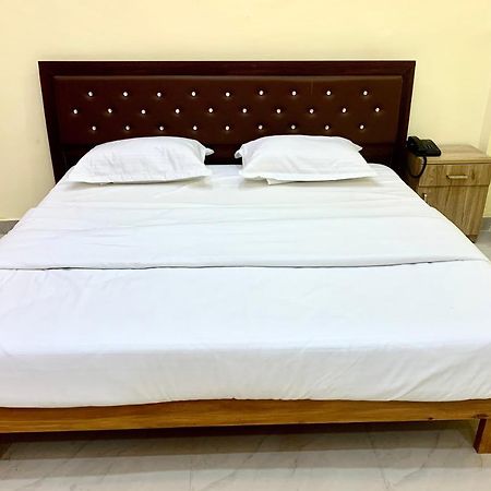Red Chillies B&B Lucknow Zewnętrze zdjęcie