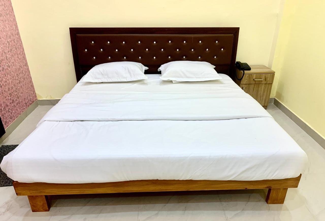 Red Chillies B&B Lucknow Zewnętrze zdjęcie