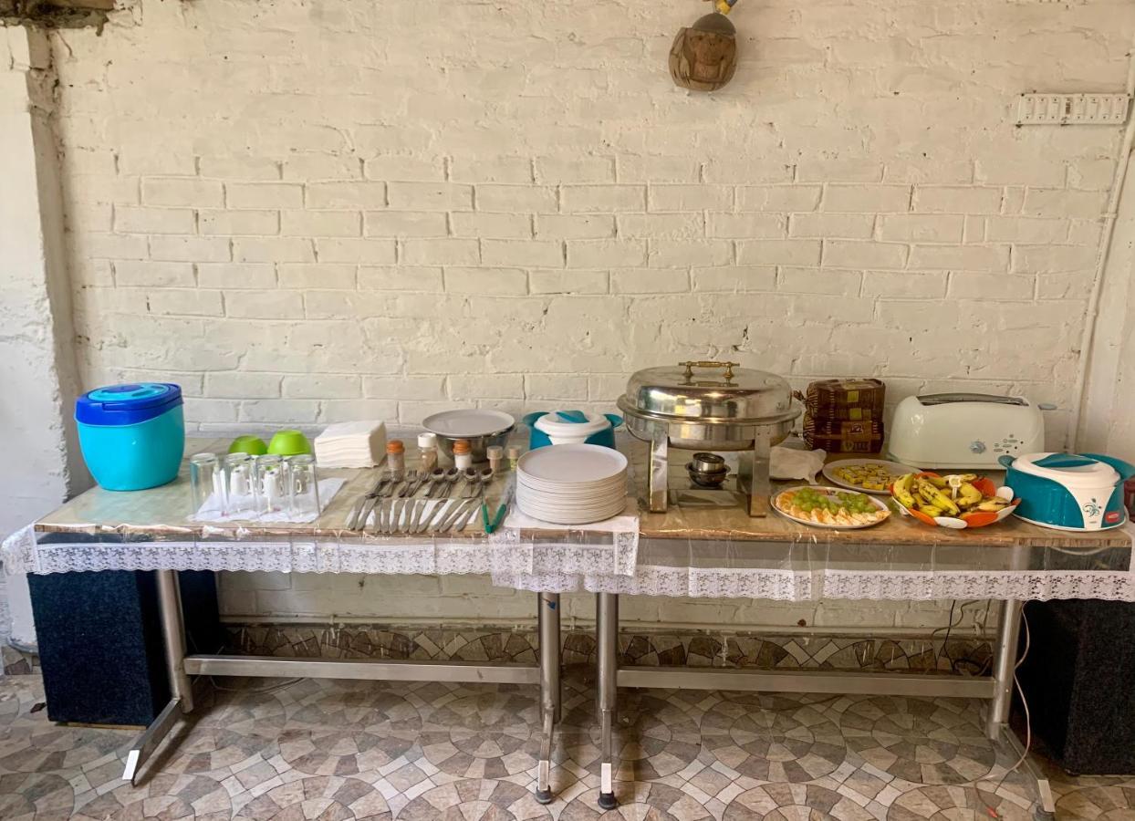 Red Chillies B&B Lucknow Zewnętrze zdjęcie