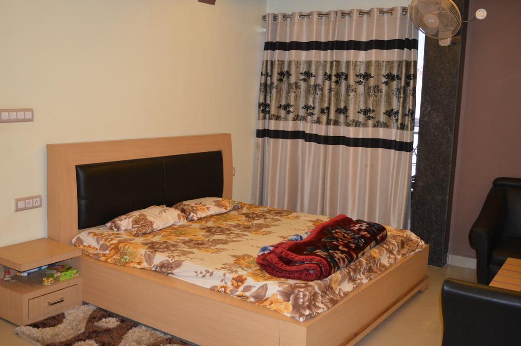 Red Chillies B&B Lucknow Zewnętrze zdjęcie